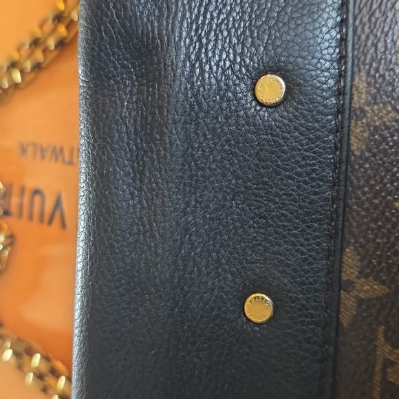 Louis Vuitton, Pallas Shoulder/Crossbody Chain Monogram Canvas Bag with Calfskin - Picture 5 of 16